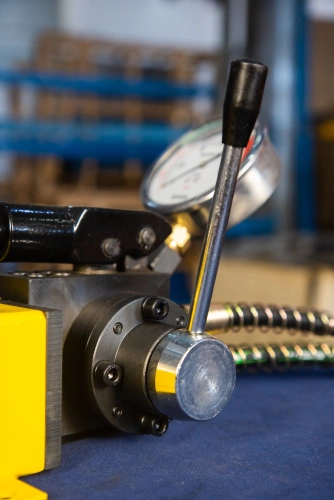 Насос гидравлический двусторонний TOR HHB-700S 3,5л (ручной) купить в Москве с доставкой по всей России | ProtosMarket.ru