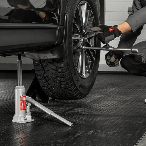 Домкрат гидравлический бутылочный, 2 т, высота подъема 181-345 мм, в пластиковый кейсе Matrix купить в Москве с доставкой по всей России | ProtosMarket.ru