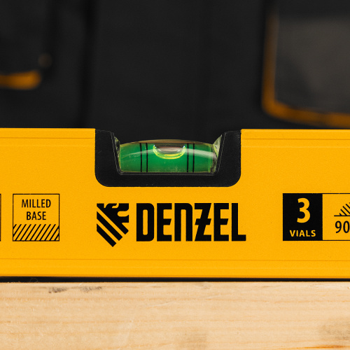 Уровень алюминиевый, магнит, фрезерованный, 3 глазка (1 зеркал.) 0,5 мм/м, 800 мм Denzel по ценам производителя в Казани с доставкой по всей России