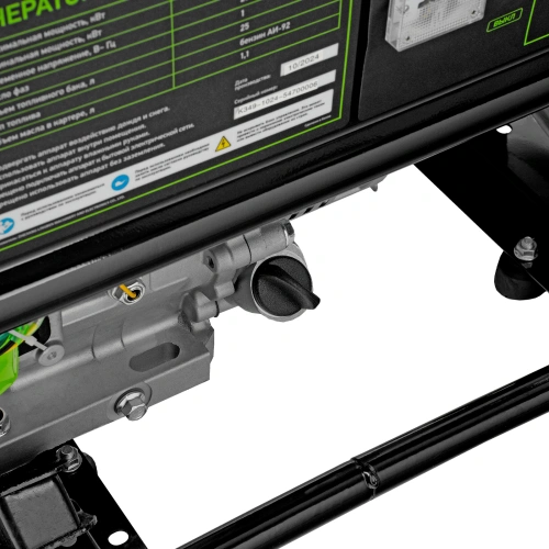 Генератор бензиновый БС-8000, 6,6 кВт, 230В, четырехтактный, 25 л, ручной стартер Сибртех купить в Москве с доставкой по всей России | ProtosMarket.ru