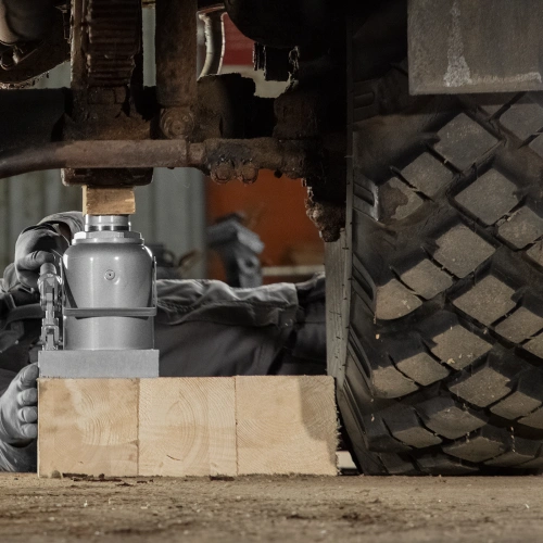 Домкрат гидравлический бутылочный, 30 т, h подъема 244-370 мм Matrix по ценам производителя в Казани с доставкой по всей России