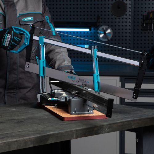 Стусло прецизионное, двухплоскостное, пила 600 мм, две прижимные струбцины, ограничительный упор Gross купить в Москве с доставкой по всей России | ProtosMarket.ru