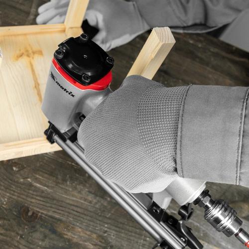 Нейлер пневматический для гвоздей от 10 до 32 мм Matrix купить в Москве с доставкой по всей России | ProtosMarket.ru