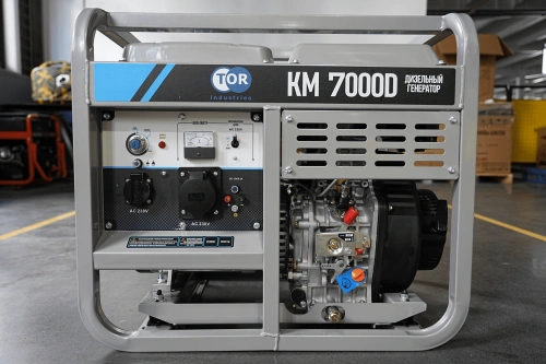 Генератор дизельный 7,0 кВт 220В с электростартером и колесами TOR KM7000D по ценам производителя в Казани с доставкой по всей России