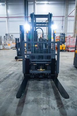 Погрузчик электрический трехопорный TOR 2,0 т 3,0 м CPD20SA-20 сайдшифт по ценам производителя в Казани с доставкой по всей России