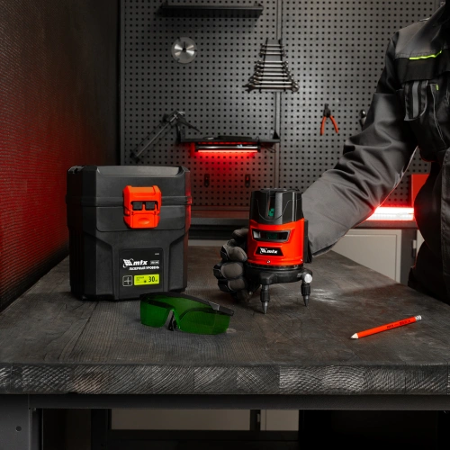 Лазерный уровень CRX-30G, 30 м, зеленый луч, батарейки, резьба 5/8" MTX по ценам производителя в Казани с доставкой по всей России