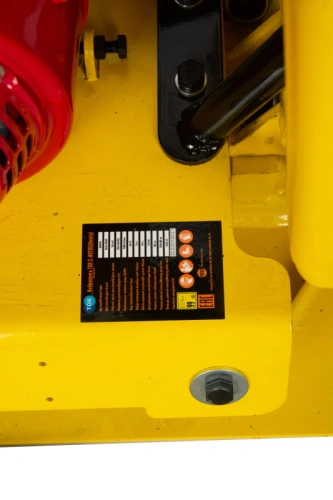 Виброплита 80 кг, 13,5кН (Honda) бак, коврик, колесный комплект TOR C-80T по ценам производителя в Казани с доставкой по всей России