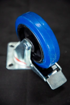 Колесо поворотное резина SRCLb 55 125 мм с тормозом (F) купить в Москве с доставкой по всей России | ProtosMarket.ru