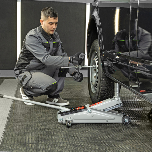 Домкрат гидравлический подкатной, 3 т, высота подъема 150-530 мм Matrix купить в Москве с доставкой по всей России | ProtosMarket.ru