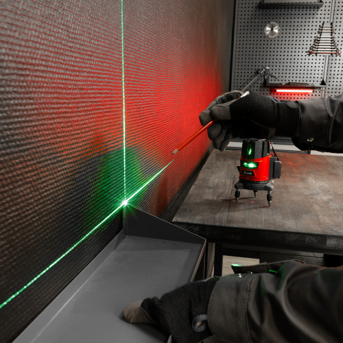 Лазерный уровень CRL-30G, 30 м, зеленый луч, акк. Li 2400 mah, резьба 5/8" MTX по ценам производителя в Казани с доставкой по всей России