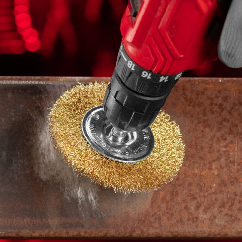 Щетка для дрели 100 мм, плоская со шпилькой, латунированная витая проволока Matrix по ценам производителя в Казани с доставкой по всей России