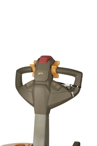 Штабелер самоходный 2,0 т 4,5 м XILIN CDDK20 24/300 В/Ач ЭУР, выдв. опоры (с платформой) по ценам производителя в Казани с доставкой по всей России