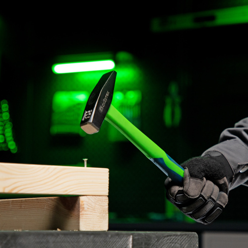 Молоток слесарный, 400 г, фибергласовая обрезиненная рукоятка Сибртех купить в Москве с доставкой по всей России | ProtosMarket.ru