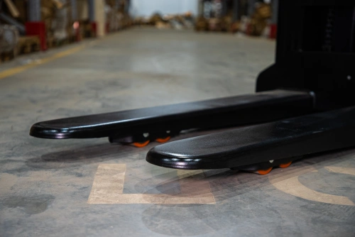 Штабелер самоходный 1,5 т 3,0 м TOR WS15H-3000SC PRO Li-ion 24/60 В/Ач контр. скорости подъема купить в Москве с доставкой по всей России | ProtosMarket.ru