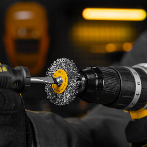 Набор щеток для дрели, 5 Плоских 25-38-50-63-75 мм, шпилька, нерж. вит. проволока Denzel по ценам производителя в Казани с доставкой по всей России