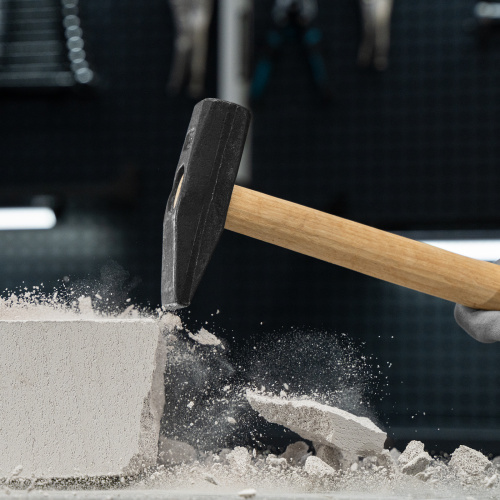 Молоток слесарный, 1000 г, квадратный боек, деревянная рукоятка купить в Москве с доставкой по всей России | ProtosMarket.ru