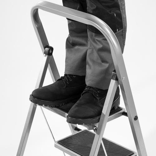 Стремянка 3 ступени, с полимерными ковриками, Сибртех купить в Москве с доставкой по всей России | ProtosMarket.ru