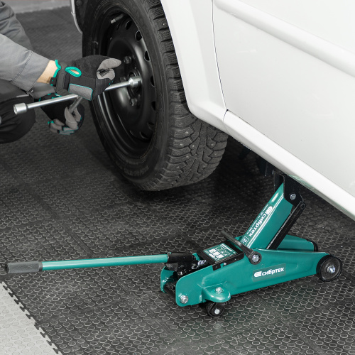 Домкрат гидравлический подкатной, 2 т, 127-330 мм Сибртех по ценам производителя в Казани с доставкой по всей России