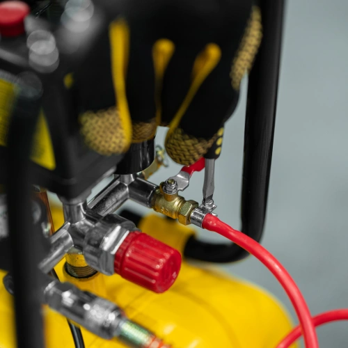 Компрессор воздушный BCW3000-T/100, ременный привод, 3.0 кВт, 100 литров, 520 л/мин Denzel по ценам производителя в Казани с доставкой по всей России