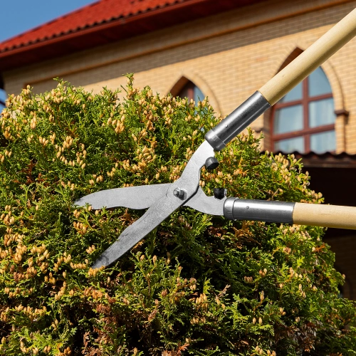 Кусторез, 650 мм, волнистые лезвия, деревянные рукоятки, Горизонт, купить в Москве с доставкой по всей России | ProtosMarket.ru