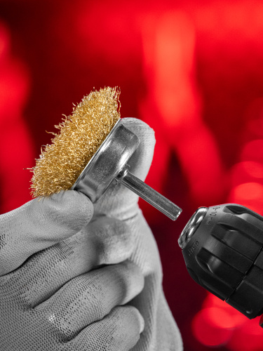 Щетка для дрели, 50 мм, "чашка" со шпилькой, латунированная витая проволока Matrix по ценам производителя в Казани с доставкой по всей России