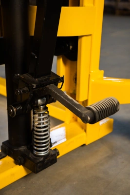 Штабелер-бочкокантователь гидравлический 0,5 т 3м TOR WDS500-3000 по ценам производителя в Казани с доставкой по всей России