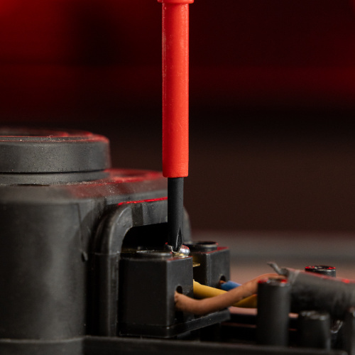 Отвертка Insulated, PH0 x 75 мм, CrMo, до 1000 В, двухкомпонентная рукоятка Matrix Professional по ценам производителя в Казани с доставкой по всей России