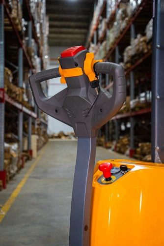 Штабелер самоходный 1,5 т 4,5 м XILIN CDDR15-III 24/200 В/Ач (сопровождаемый) купить в Москве с доставкой по всей России | ProtosMarket.ru