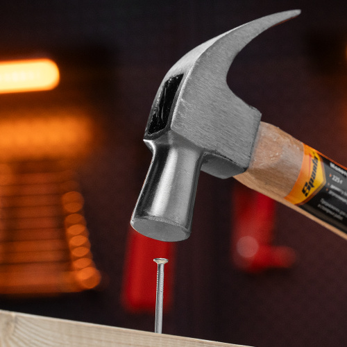 Молоток-гвоздодер, 225 г, боек 22 мм, деревянная рукоятка Sparta купить в Москве с доставкой по всей России | ProtosMarket.ru