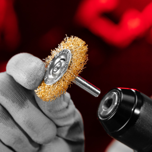 Щетка для дрели, 50 мм, плоская со шпилькой, латунированная витая проволока Matrix по ценам производителя в Казани с доставкой по всей России