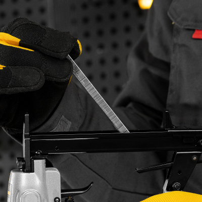 Скобы 21GA для пнев. степл., 8мм, шир. - 0,95мм, тол. - 0,6мм, шир. скобы - 12,8мм, 5000шт Denzel купить в Москве с доставкой по всей России | ProtosMarket.ru