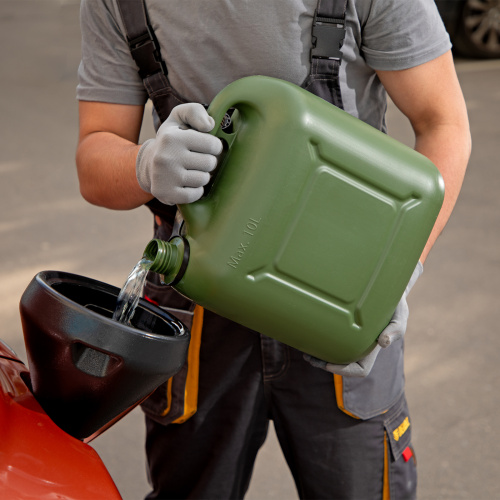 Канистра для ГСМ вертикальная 10 л, пластиковая, усиленная Stels купить в Москве с доставкой по всей России | ProtosMarket.ru