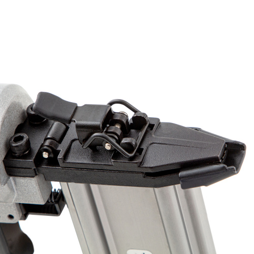 Нейлер пневматический для гвоздей от 10 до 50 мм Matrix купить в Москве с доставкой по всей России | ProtosMarket.ru