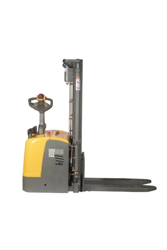 Штабелер самоходный 2,0 т 4,5 м XILIN CDDK20 24/300 В/Ач ЭУР, выдв. опоры (с платформой) по ценам производителя в Казани с доставкой по всей России