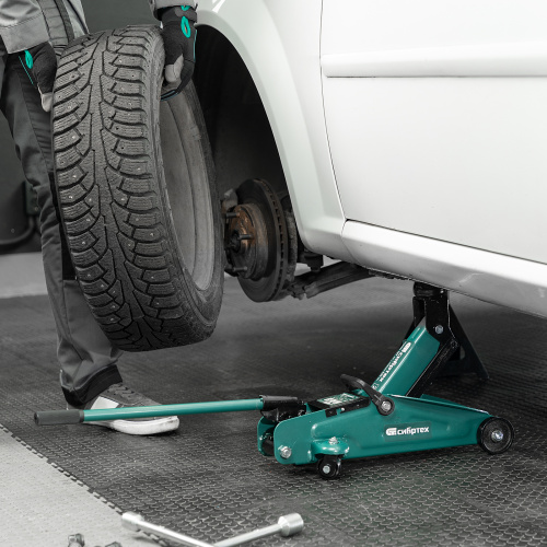 Домкрат гидравлический подкатной, 2 т, 127-330 мм Сибртех по ценам производителя в Казани с доставкой по всей России