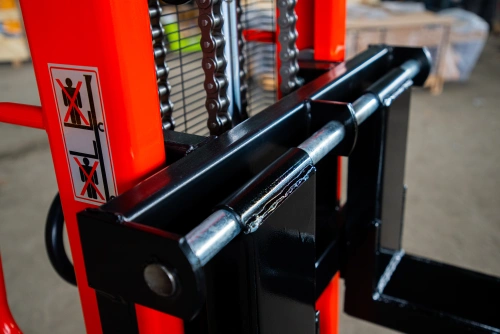 Штабелер гидравлический 2,0 т 1,6 м TOR CTY-E с раздвижными вилами по ценам производителя в Казани с доставкой по всей России