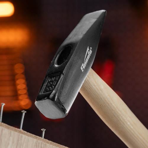 Молоток слесарный, 300 г, квадратный боек, деревянная рукоятка Sparta купить в Москве с доставкой по всей России | ProtosMarket.ru