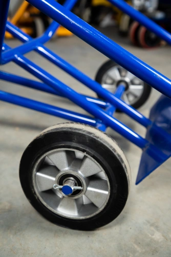 Тележка для металлических бочек TOR КБ-2 (250 пневмо+160 поворотное) купить в Москве с доставкой по всей России | ProtosMarket.ru