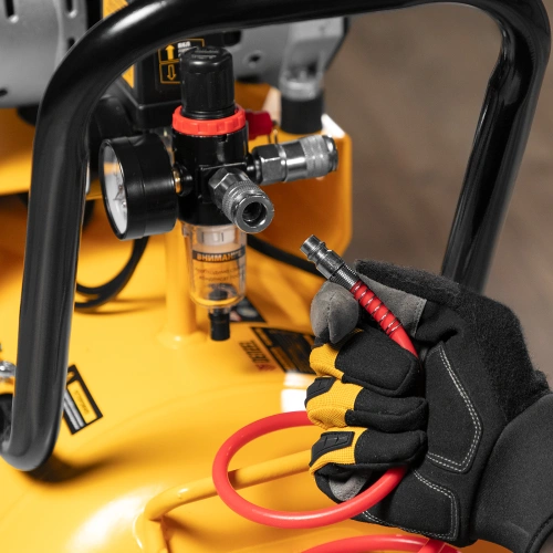 Компрессор безмасляный, малошумный DLS 1800/100,1800 Вт, 3x600, 100 л, 345 л/мин Denzel по ценам производителя в Казани с доставкой по всей России