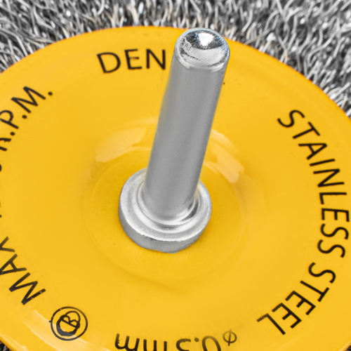 Щетка для дрели 100 мм, Плоская, со шпилькой, нержавеющая витая проволока Denzel по ценам производителя в Казани с доставкой по всей России