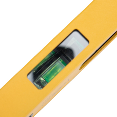 Уровень алюминиевый, магнит, фрезерованный, 3 глазка (1 зеркал.) 0,5 мм/м, 600 мм Denzel по ценам производителя в Казани с доставкой по всей России