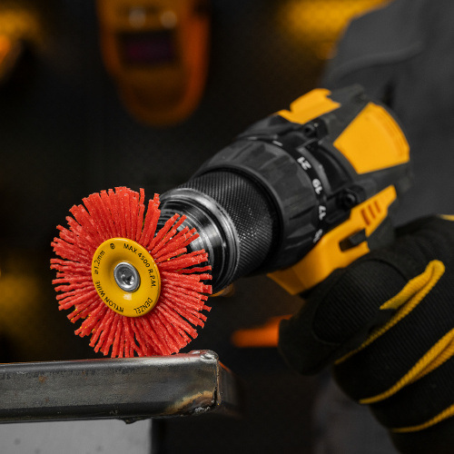 Щетка для дрели, 65 мм, Плоская, со шпилькой, нейлоновая щетина Denzel по ценам производителя в Казани с доставкой по всей России