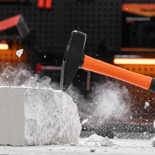 Молоток слесарный, 500 г, фибергласовая обрезиненная рукоятка Sparta купить в Москве с доставкой по всей России | ProtosMarket.ru