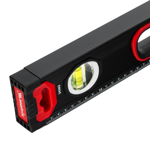 Уровень алюминиевый, усиленный, фрезерованный, 3 глазка, двухкомпонентные рукоятки, 800 мм Matrix купить в Москве с доставкой по всей России | ProtosMarket.ru