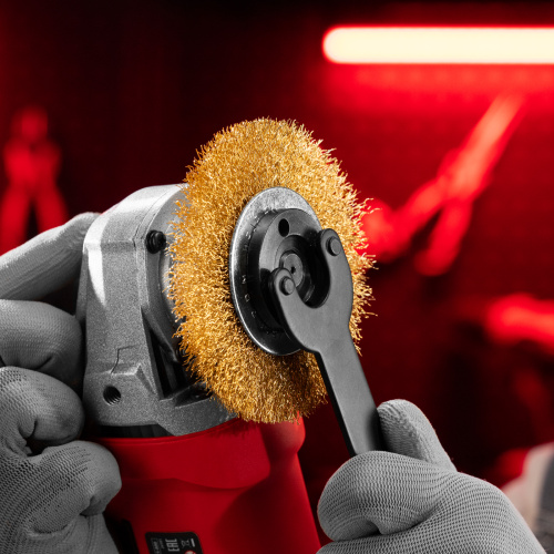 Щетка для УШМ, 100 мм, посадка 22.2 мм, плоская, латунированная витая проволока Matrix по ценам производителя в Казани с доставкой по всей России