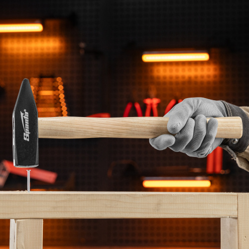 Молоток слесарный, 1000 г, квадратный боек, деревянная рукоятка Sparta купить в Москве с доставкой по всей России | ProtosMarket.ru