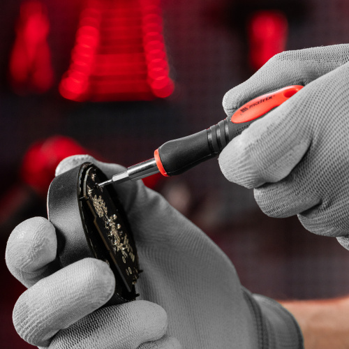 Отвертка для точных работ с насадками Fusion, 22 предмета, в пластиковом пенале Matrix купить в Москве с доставкой по всей России | ProtosMarket.ru