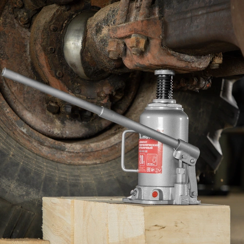 Домкрат гидравлический бутылочный, 20 т, высота подъема 242-452 мм Matrix купить в Москве с доставкой по всей России | ProtosMarket.ru