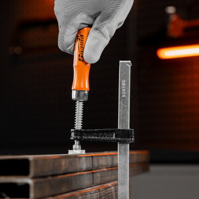 Струбцина F-образная, 150 х 50 мм Sparta по ценам производителя в Казани с доставкой по всей России