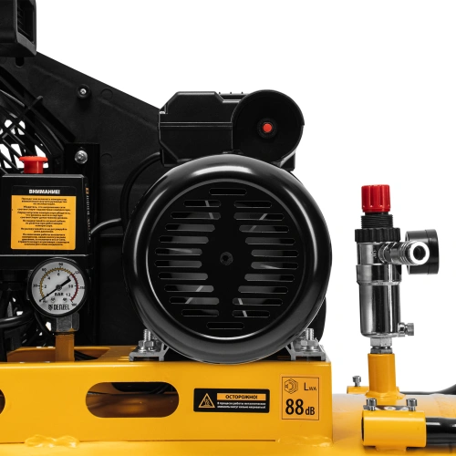 Компрессор воздушный рем. привод BCI 2200/100, 2,2 кВт, 100 литров, 420 л/мин Denzel по ценам производителя в Казани с доставкой по всей России